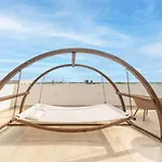 2 Bedroom Oasis With Incredible Rooftop Pool