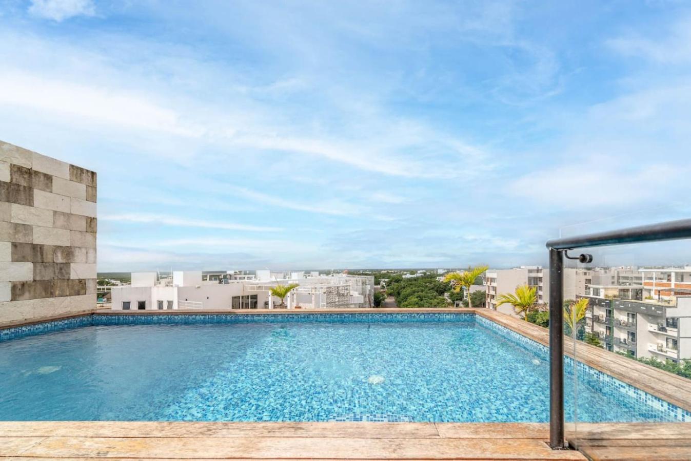 2 Bedroom Oasis With Incredible Rooftop Pool Сasa de vacaciones
