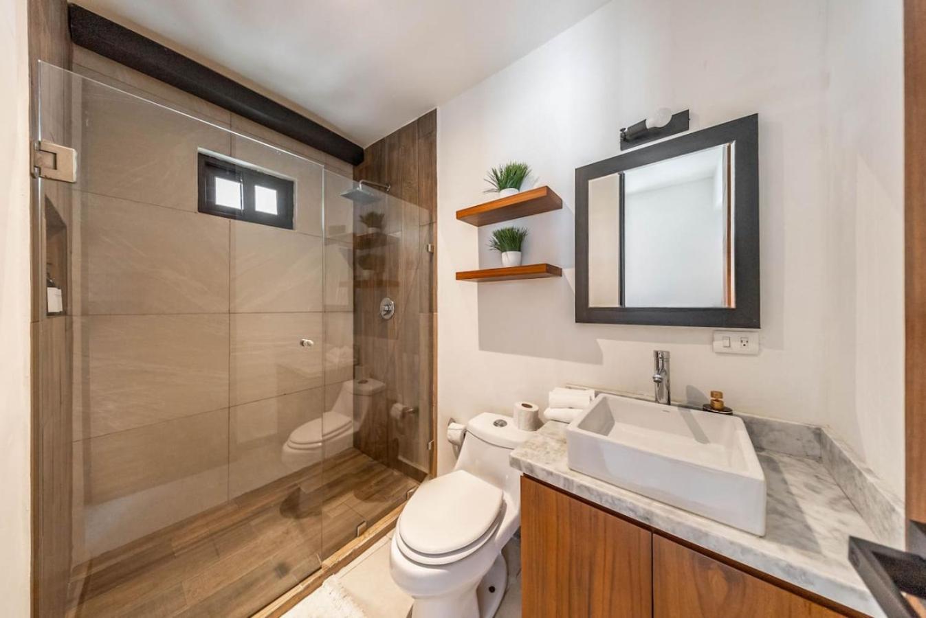 Сasa de vacaciones 2 Bedroom Oasis With Incredible Rooftop Pool