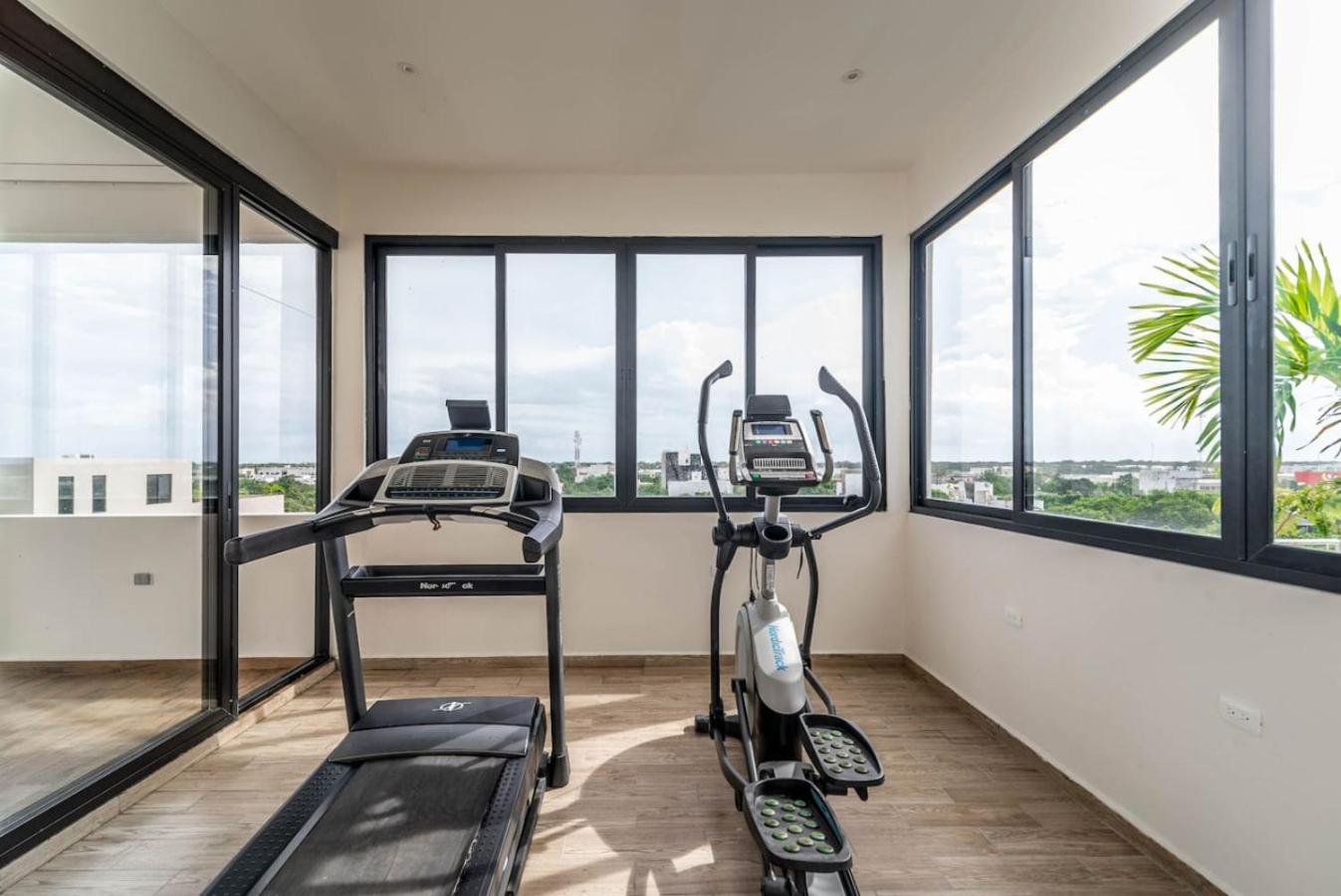 2 Bedroom Oasis With Incredible Rooftop Pool Playa del Carmen