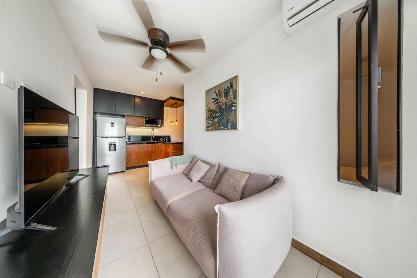 2 Bedroom Oasis With Incredible Rooftop Pool