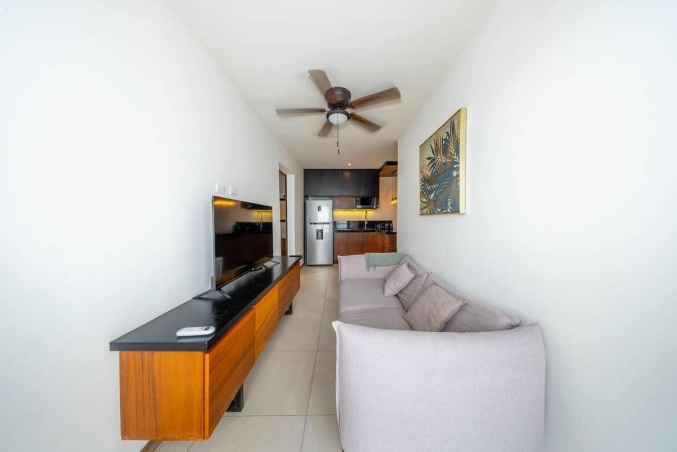 2 Bedroom Oasis With Incredible Rooftop Pool