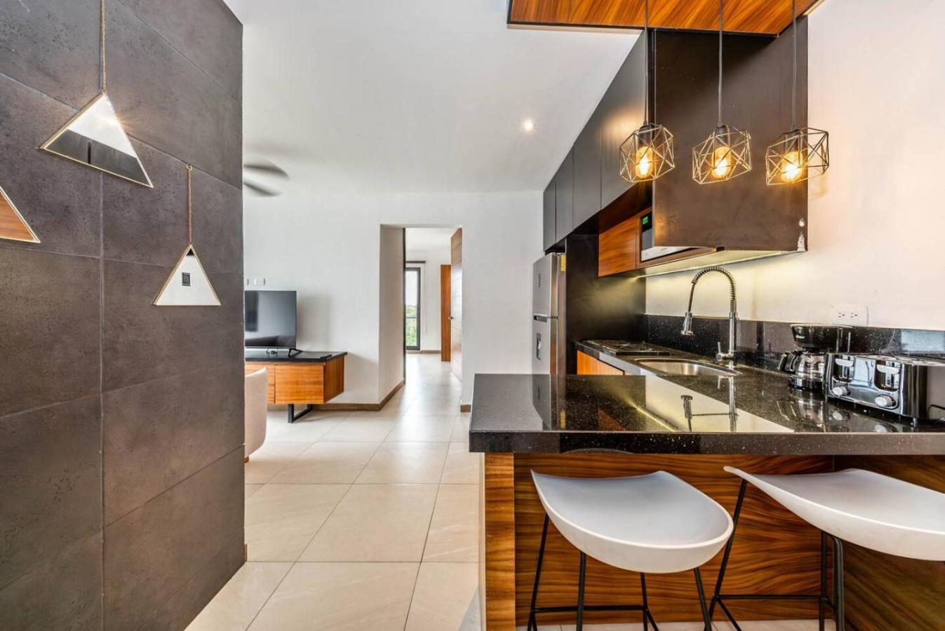 Сasa de vacaciones 2 Bedroom Oasis With Incredible Rooftop Pool