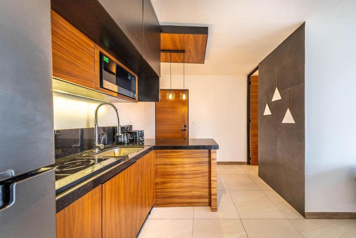 2 Bedroom Oasis With Incredible Rooftop Pool Сasa de vacaciones