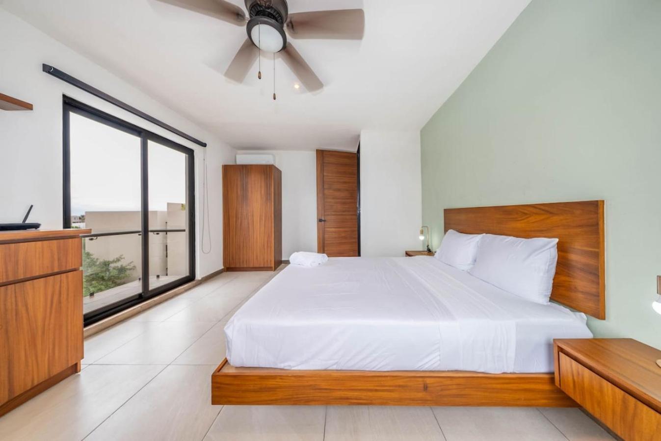 Сasa de vacaciones 2 Bedroom Oasis With Incredible Rooftop Pool Playa del Carmen