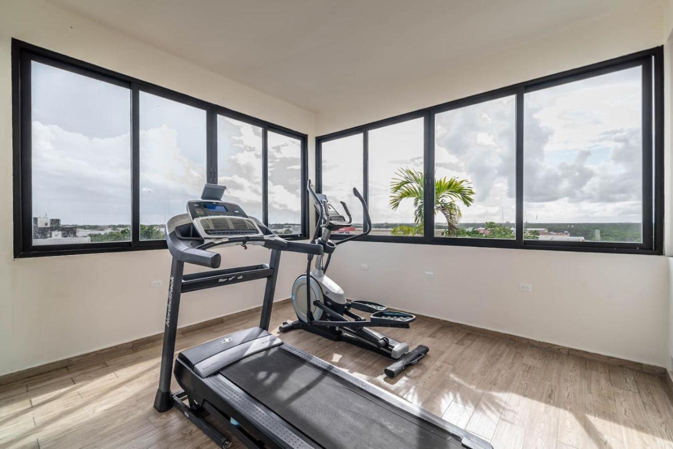 Сasa de vacaciones 2 Bedroom Oasis With Incredible Rooftop Pool *