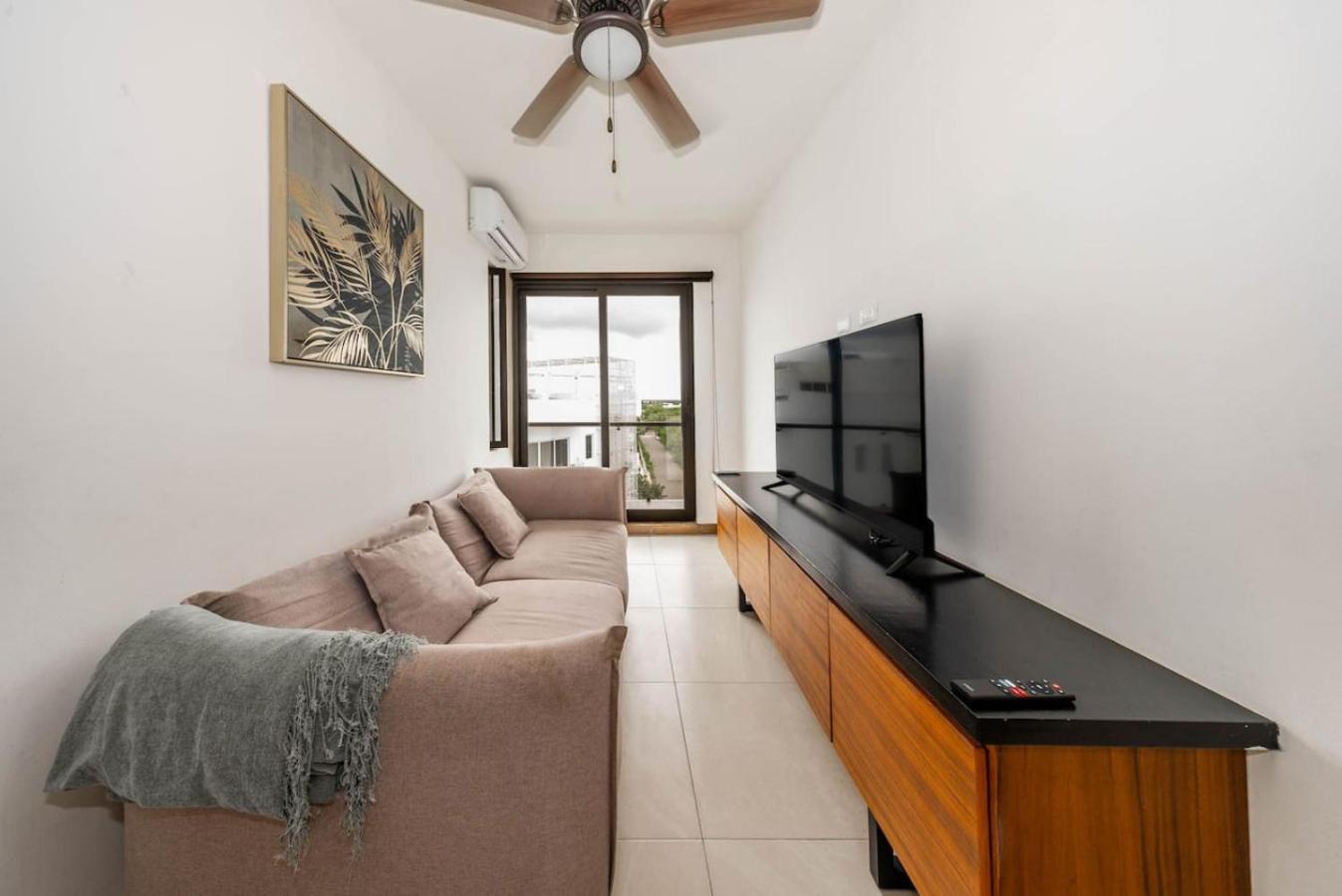 Сasa de vacaciones 2 Bedroom Oasis With Incredible Rooftop Pool *